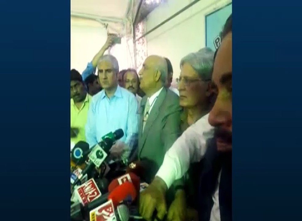 Opposition Leaders media talks out side parliament