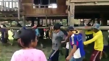 Quando alguns tailandeses levam a expressão "levar a casa às costas" à letra