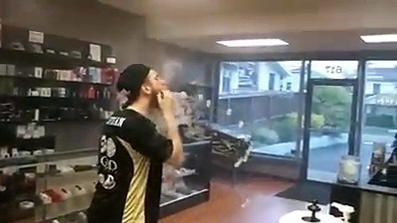 Hookah Smoke He is Awesome Artist