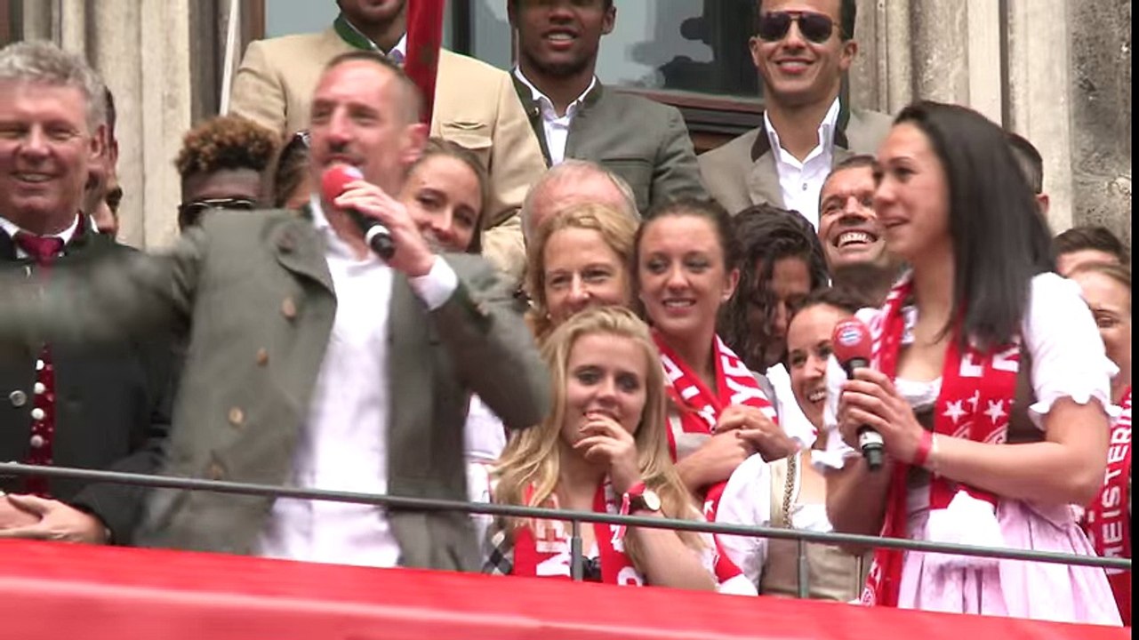 Ribéry fait  le show et chante (très mal) devant les fans du Bayern