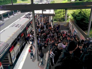 blocage de la Vallée Village du Val d’Europe contre le travail le dimanche et la loi travail