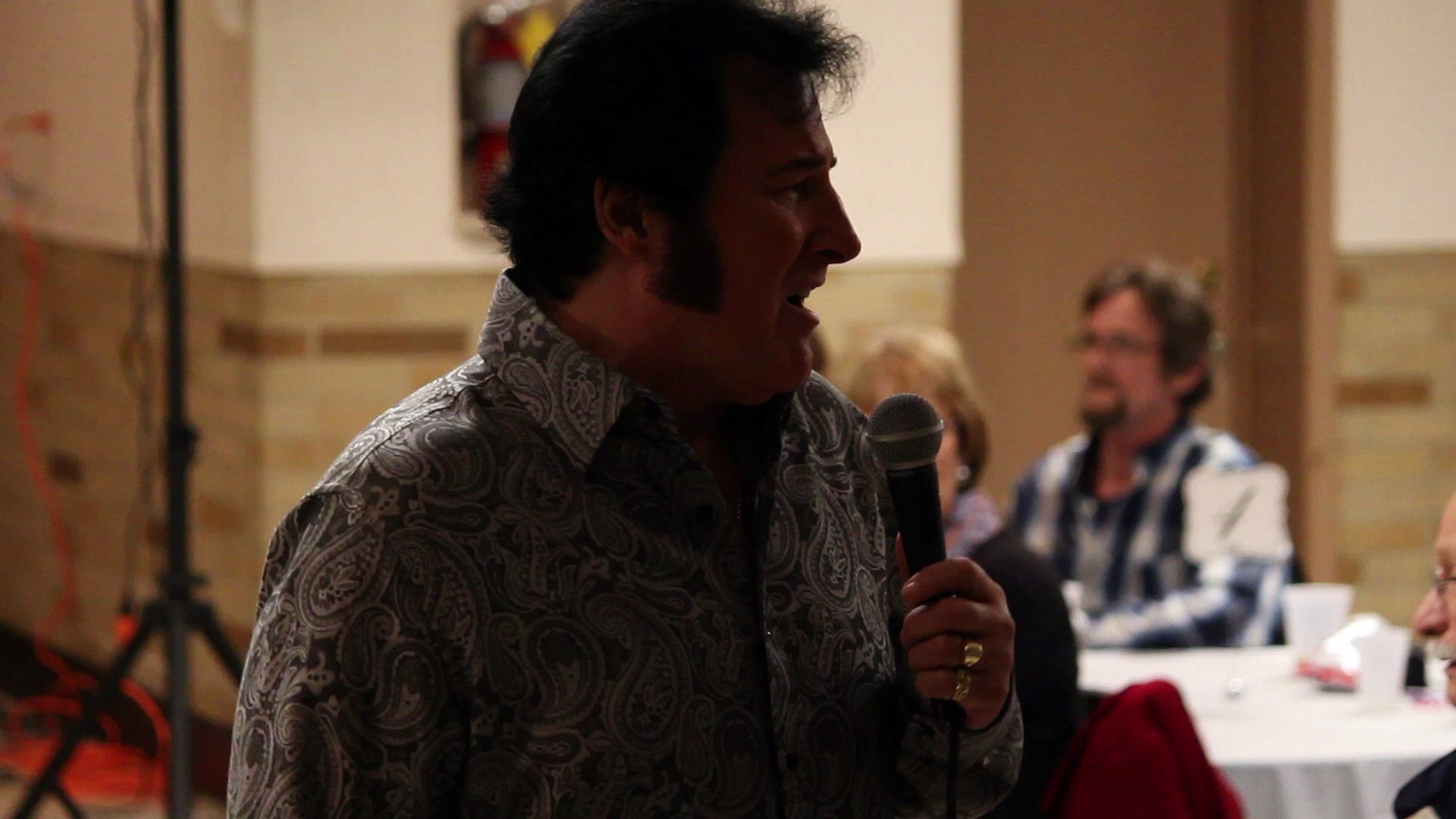 ⁣Michael Hoover sings the Roy Orbison song 'Running Scared' American legion May 2016