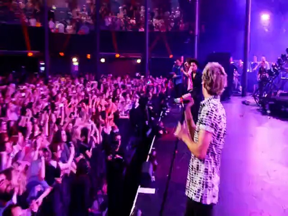 One Direction-Drag Me Down (APPLE MUSIC FESTIVAL 2015)