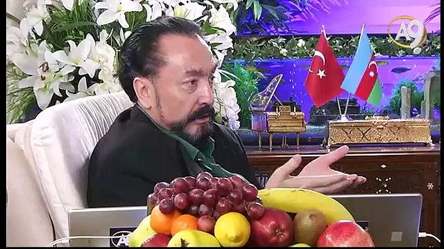 Çanakkale savaşında 200 bin kişiyi şehit edenleri Şafak Ayini diye törenle karşılamak normal değil