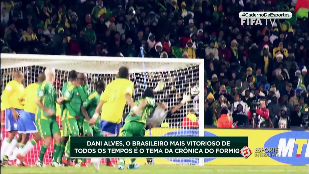 Brasileiro com mais títulos de todos os tempos, Dani Alves é tema da coluna do Bruno Formiga