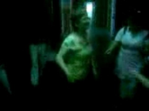 Mamie qui danse le MIA !