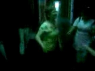 Mamie qui danse le MIA !