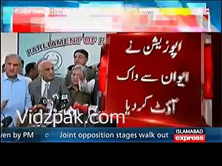 During Media talk Shah Mehmud Qureshi's real face -- not allowing Imran Khan to come infront