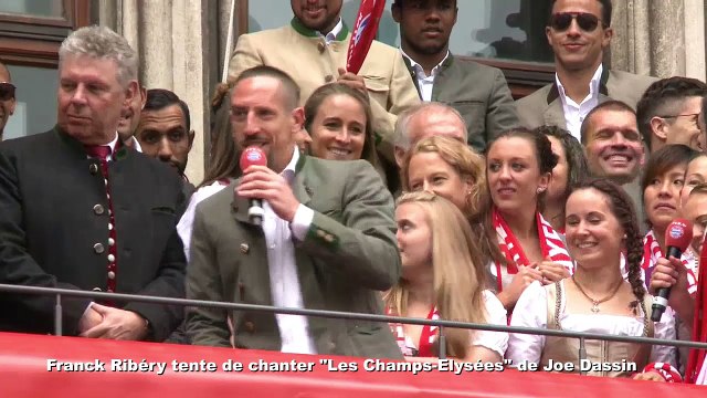 Franck Ribéry tente de chanter Les Champs-Elysées de Joe Dassin