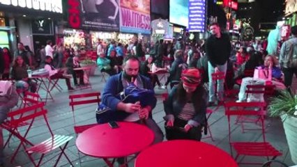 Times Meydanı'nda Horon Şovu - New