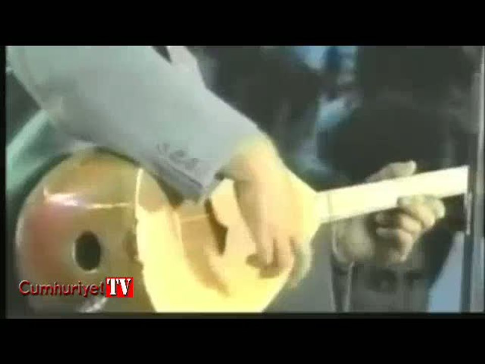 Direnişin ozanı yaşıyor... Amerika katil katil