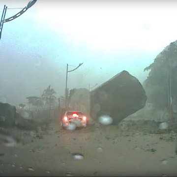 Um motorista taiwanês escapa de um desastre por pouco