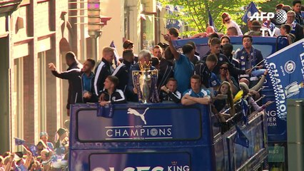 Leicester parades first-ever Premier League trophy