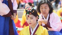 Jóvenes surcoreanos reciben su mayoría de edad en una tradicional ceremonia