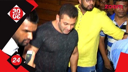 Tải video: Why is Salman Khan troubled by Iulia Vantur - Bollywood News - #TMT