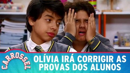 Olívia irá corrigir as provas dos alunos