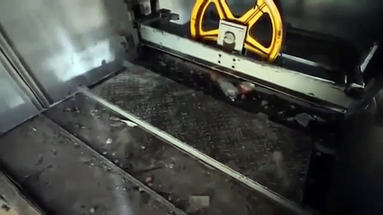 Elevator down - Warning - Danger
