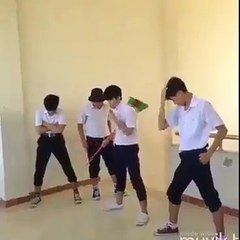 Đúng là nhất quỷ nhì ma thứ ba học trò =))
