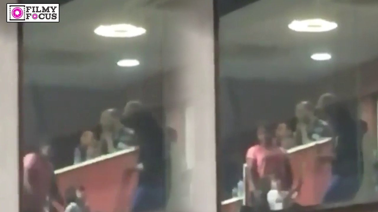Abram Khan fighting with Parineeti Chopra at Eden Garden - Filmyfocus.com