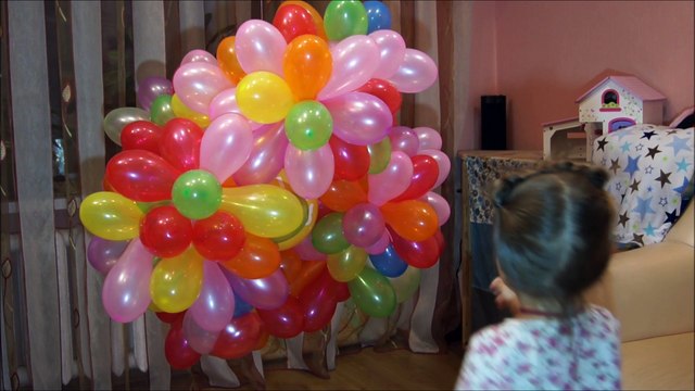 Лопаем шарики с сюрпризами тачки литачки и супер герои Burst balloons with surprises cars
