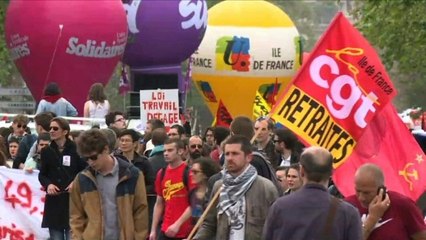 Loi travail: plusieurs milliers de manifestants à Paris sous haute surveillance policière