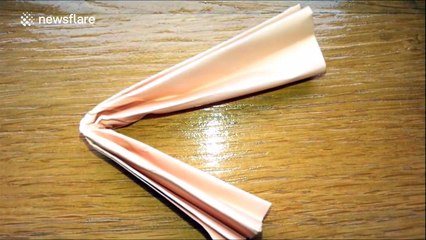 How to open a beer with an envelope