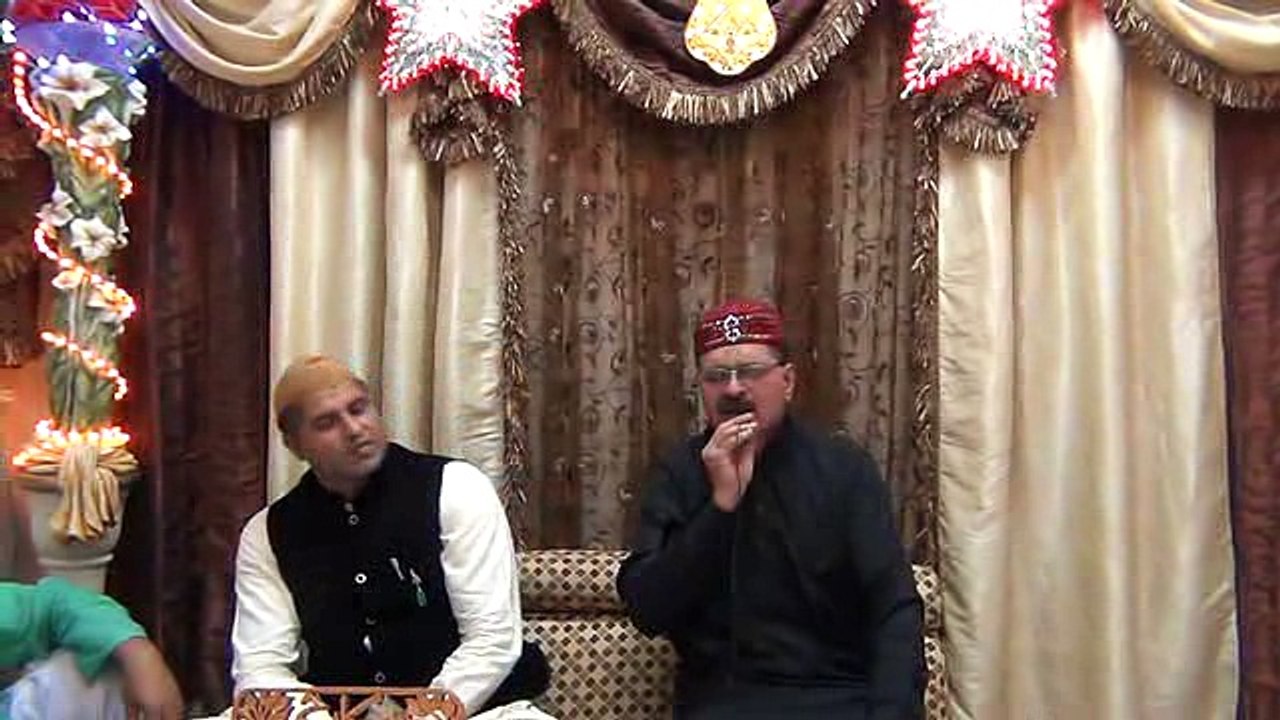 Muhammad Nasir Sahib~Urdu Naat Shareef~Baney hain dono jahan Shah e Dosara key leiey