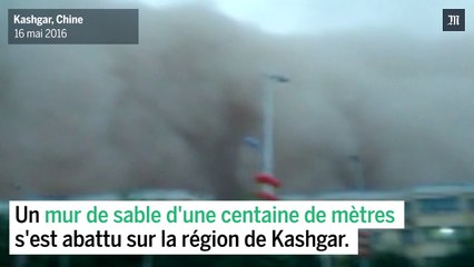 Download Video: Une tempête de sable de cent mètres s'abat sur l'ouest de la Chine