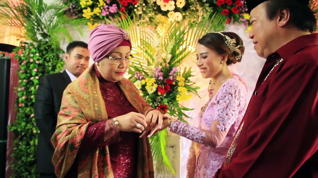 The Engagement of dr. Ivan Ginanjar Sunarya & Rhine Rahmatia Safitri