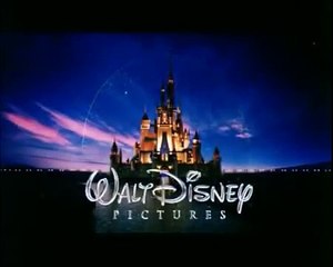 ALICE NO PAÍS DAS MARAVILHAS - trailer