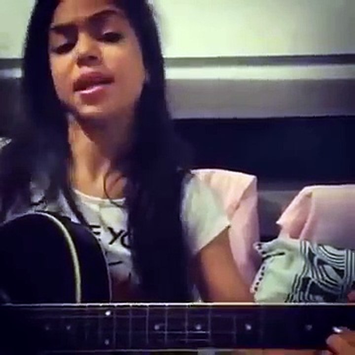 MC Melody Cantando Sua Nova Música de Amor