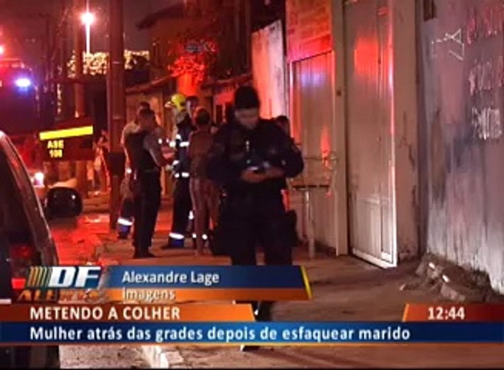 METENDO A COLHER