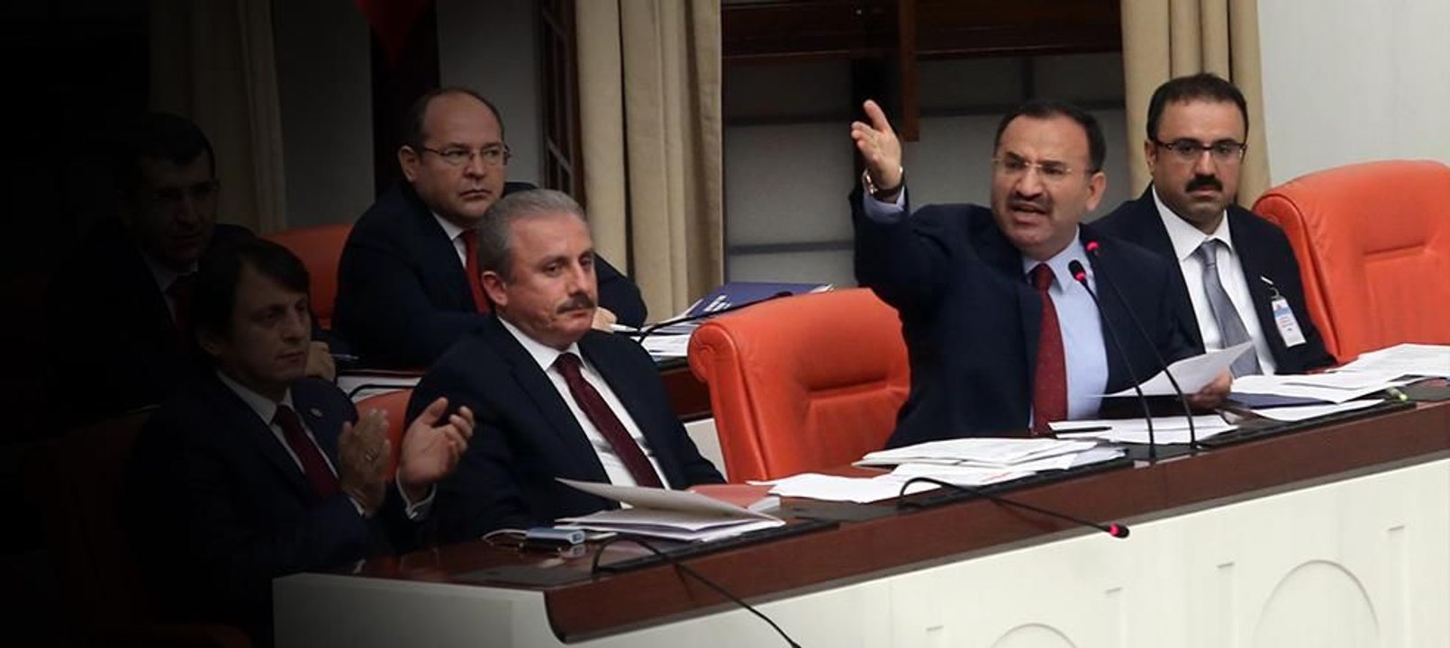 Meclis'te AKP-CHP arasında gergin dakikalar... Bozdağ: Bir günde Esad'a laf söyle