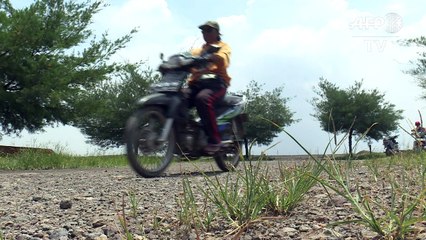 Disaster tourism: bitter lifeline for mud volcano survivors
