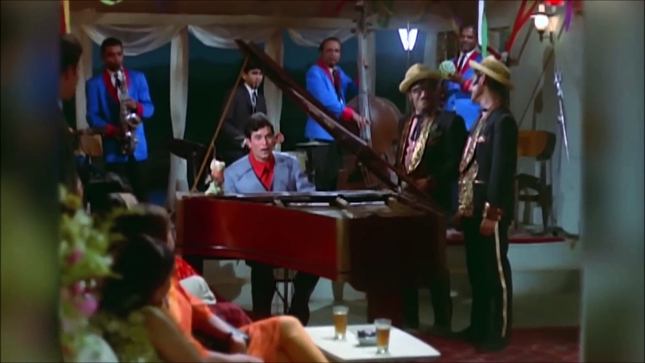 Pyar Deewana Hota Hai - Kati Patang - Rajesh Khanna, Asha Parekh