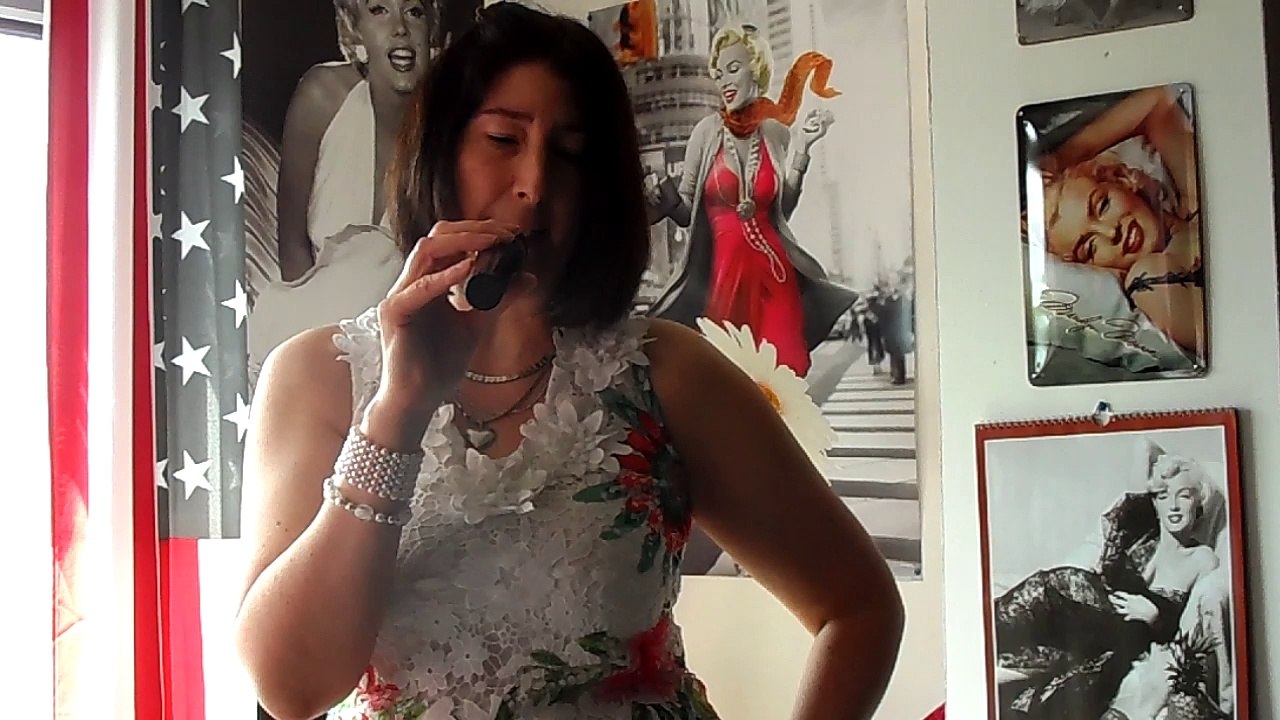 jeanne mass en rouge et noir ...