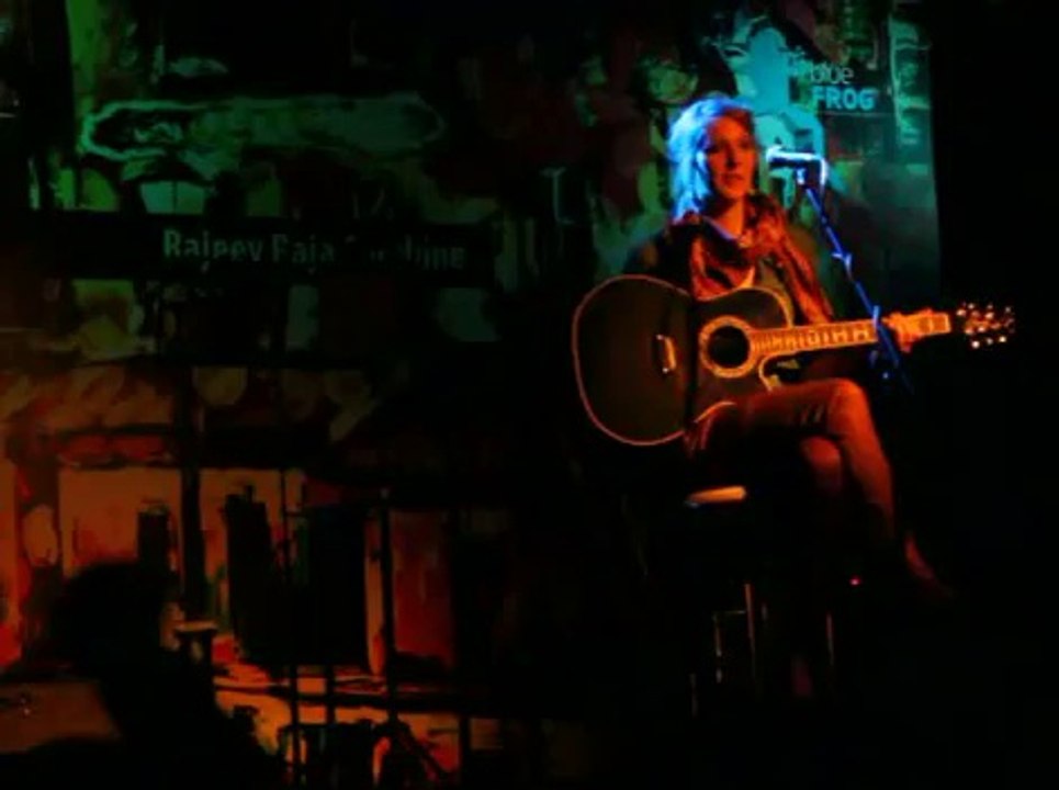 Tanya Wells (British girl) - sings  Urdu Qawali ' Mun Kunto Maula ' in URDU/HINDI