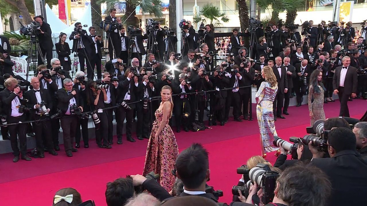 Cannes: acteurs, réalisateurs et mannequins sur le tapis rouge