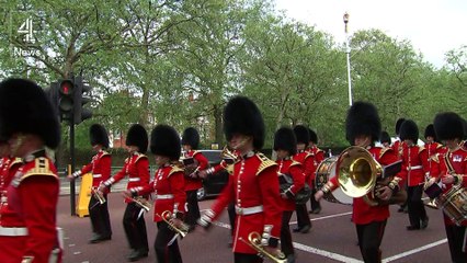 Najib continues to dodge questions from press in UK