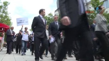 Kosova?da Lgbti Karşıtı Yürüyüşe Cumhurbaşkanı da Katıldı