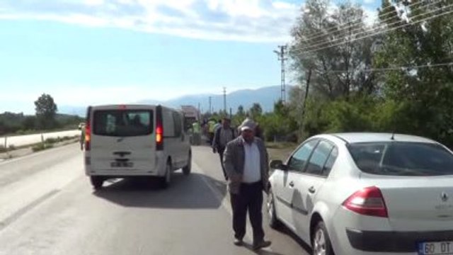 Tarım İşçilerini Taşıyan Minibüs Devrildi: 16 Yaralı