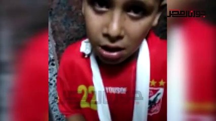 الاهالي يصورون طفل مكسور في  ظل غياب الاطباء بمستشفي بسيون