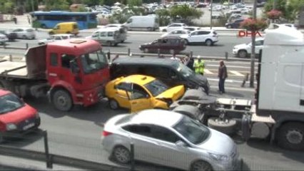 Yine Tır.. Yine Zincirleme.. Dün Sancaktepe.. Bugün Yenibosna..