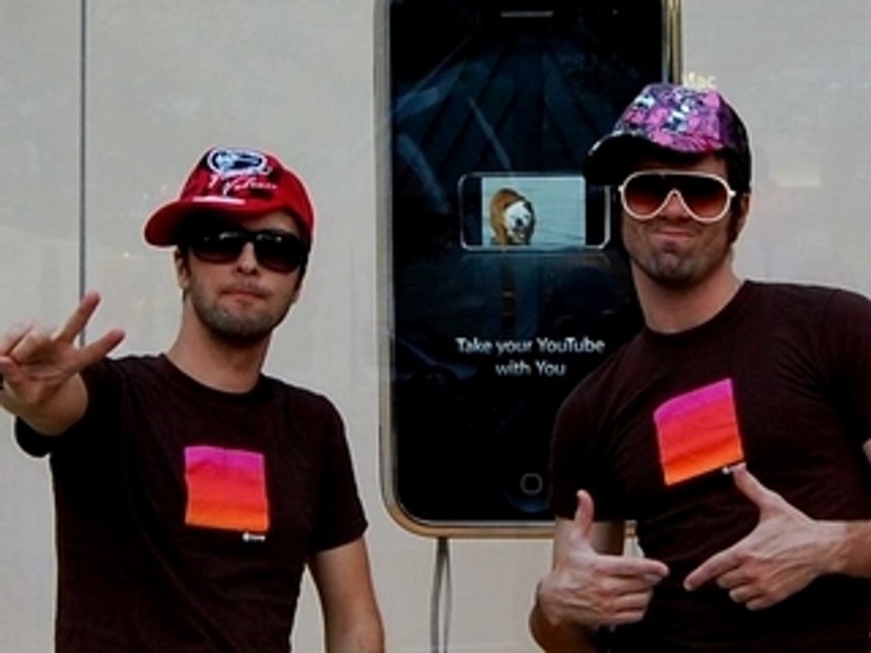Microsoft Zune Repz Checking Out iPhone