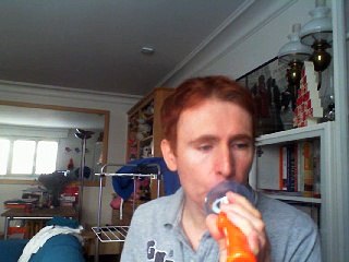 Wiwi égratigne "take this bottle" de Faith No More