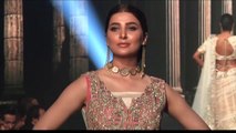 Pakistani Sexy Hot Model on Fashion Show Ramp
