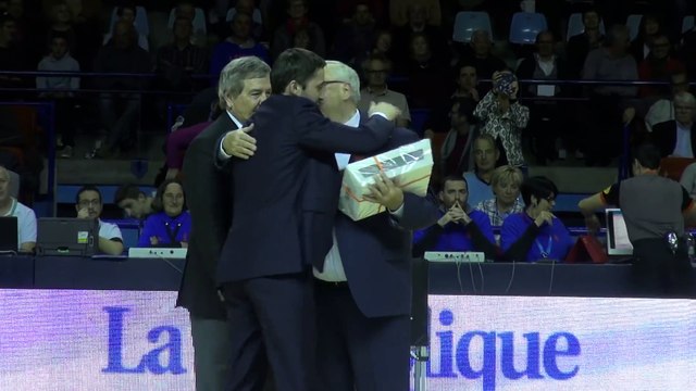 Basket : l'ovation du Palais des sports de Pau pour le retour de Freddy Fauthoux
