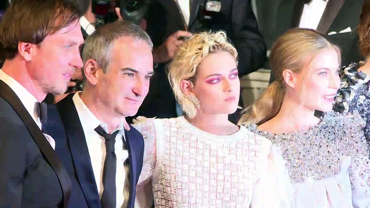 Cannes : Kristen Stewart et Olivier Assayas sur le tapis rouge pour le film "Personal Shopper"