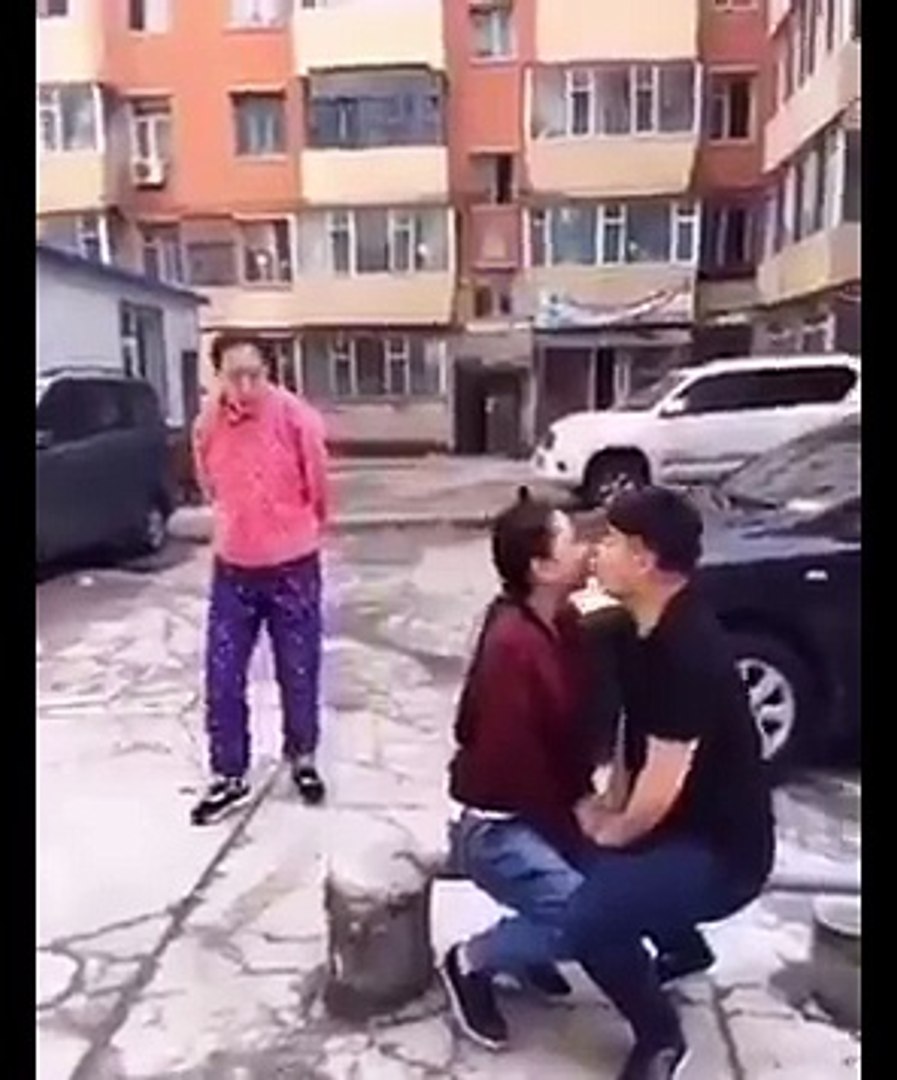 Ngứa cả mắt =))Video : Guan Lian Ho