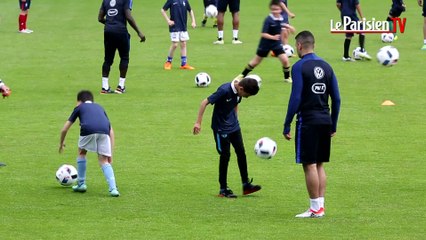 Euro 2016 : les Bleus jouent aux entraîneurs pour les enfants